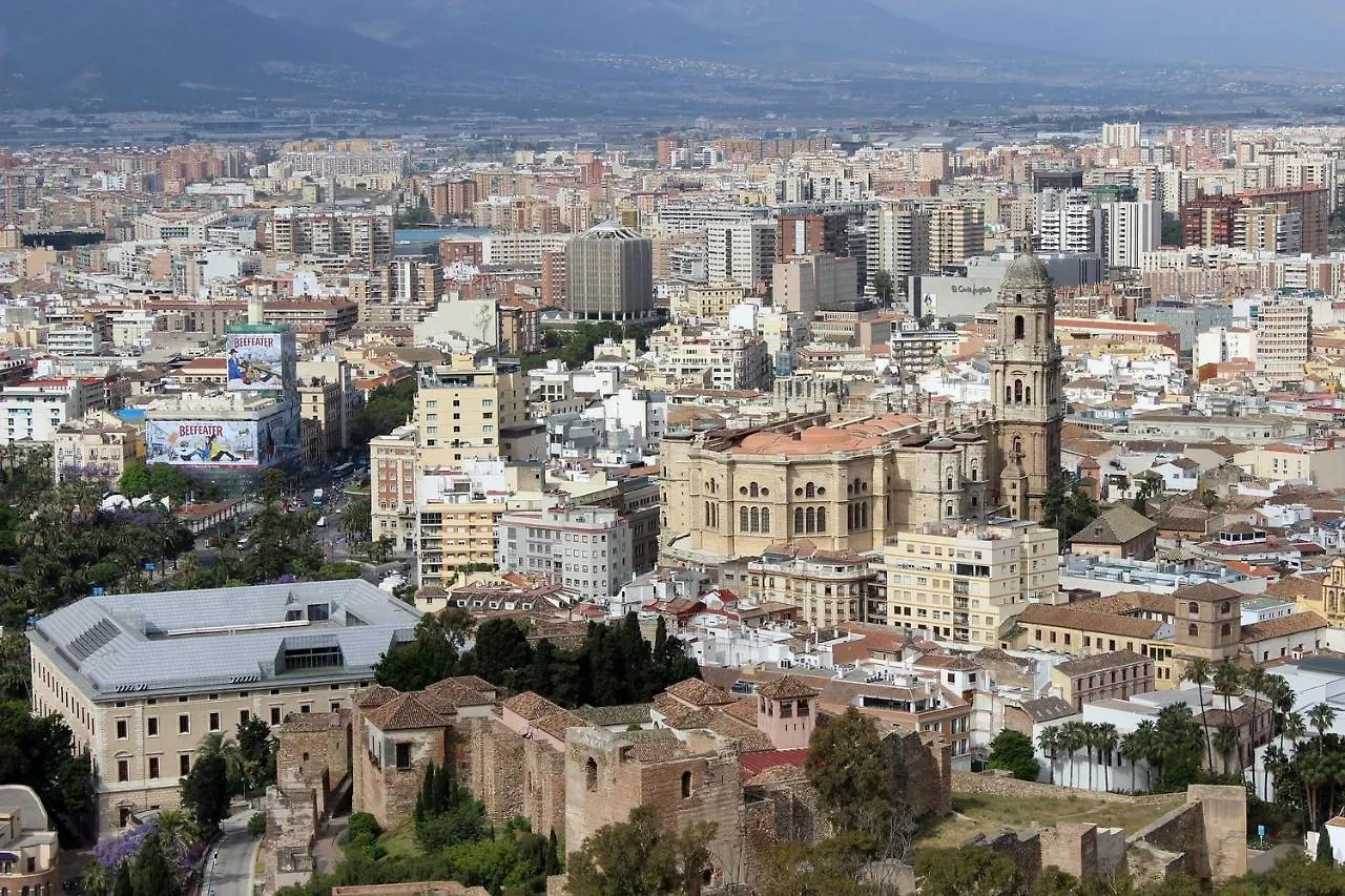 Apartamento Del Parque Flats Teatro Plaza Premium Málaga 0*,